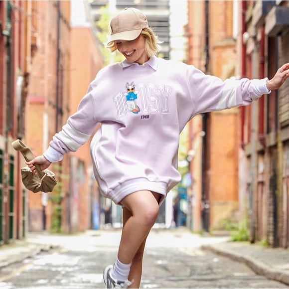 Disney Tops - Disney Women’s Daisy Duck oversized Sweater